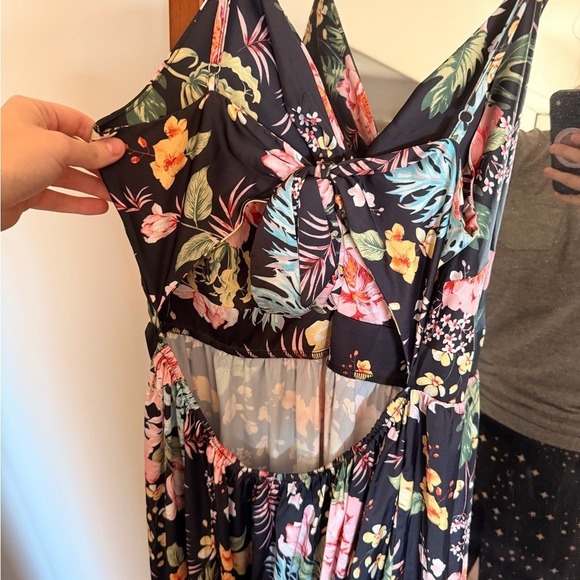 Black Floral Maxi Dress Tropical Print Adjustable Straps V Neck Cutout Back - Picture 3 of 4